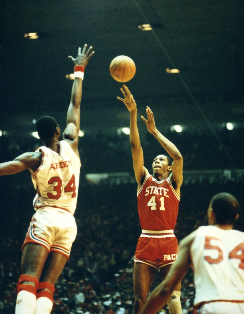 sur Le Roster. | Thurl Bailey, Jazz Crooner